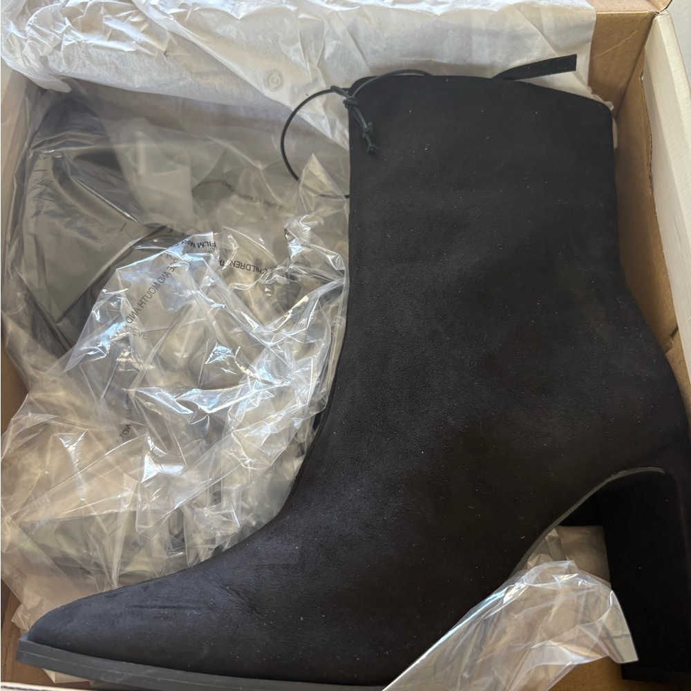 Worthington Gotha - Black Suede Lace Up Boots Memory Foam.